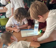 Y3 blocking light to make shadows