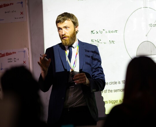 Salary & Benefits Image