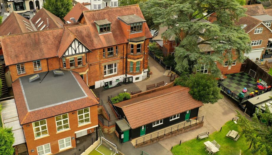 Oaklands School