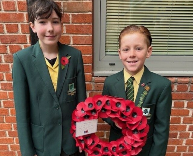 Year 6 Lay a Wreath at Epping Memorial Image
