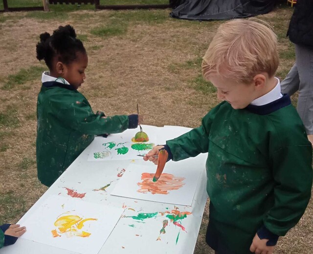 Upper Kindergarten's Vegetable Printing Image