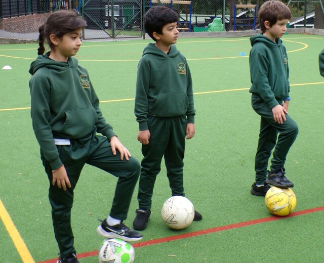 4C enjoy PE class Image