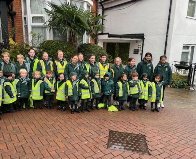 Upper Kindergarten & Year 6 visit Mellows Care Home Image