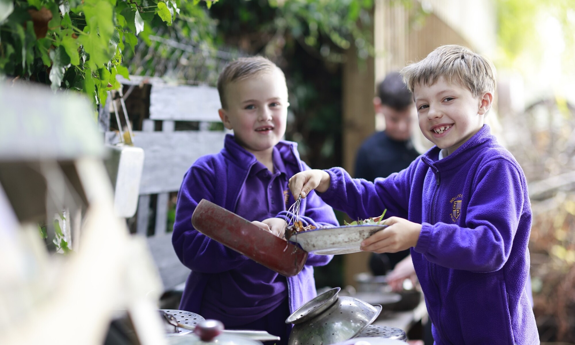 Holland Park Primary School - 2 pupils gardening