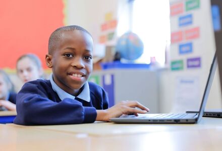 d2 4066 boy with laptop